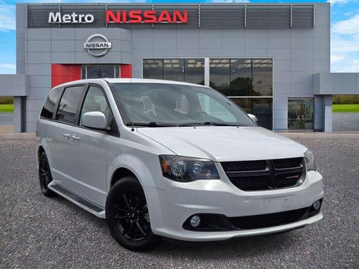 White 2019 Dodge Grand Caravan SXT