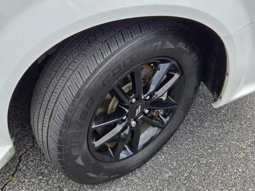 White 2019 Dodge Grand Caravan SXT