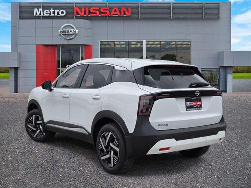 Fresh Powder 2026 Nissan Kicks SV