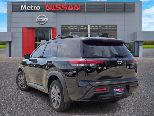 Super Black 2026 Nissan Pathfinder SV