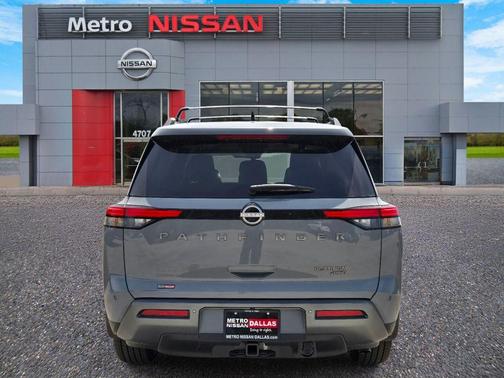 Boulder Gray Metallic 2026 Nissan Pathfinder Platinum