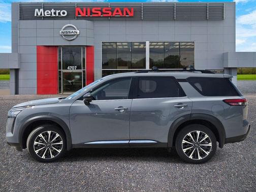 Boulder Gray Metallic 2026 Nissan Pathfinder Platinum