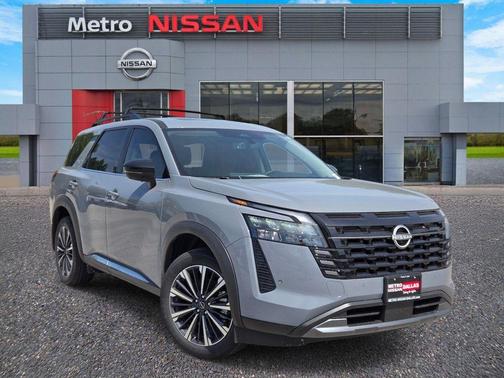 Boulder Gray Metallic 2026 Nissan Pathfinder Platinum