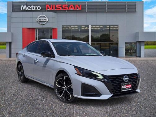 Sky 2026 Nissan Altima SR