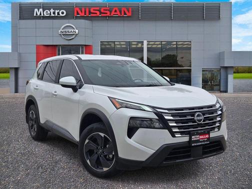 Everest White P 2025 Nissan Rogue SV