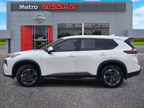 Everest White P 2025 Nissan Rogue SV