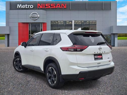 Everest White P 2025 Nissan Rogue SV