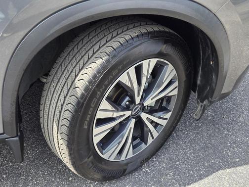 Gun Metallic 2022 Nissan Rogue SV