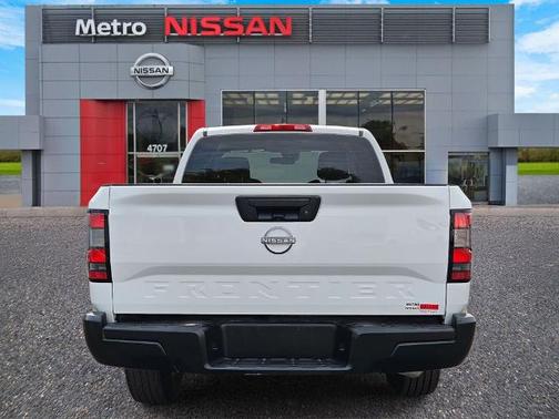 2024 Nissan Frontier S