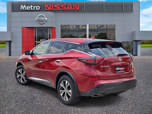 Red 2019 Nissan Murano S