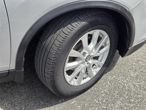 Brilliant Silver 2018 Nissan Rogue SV