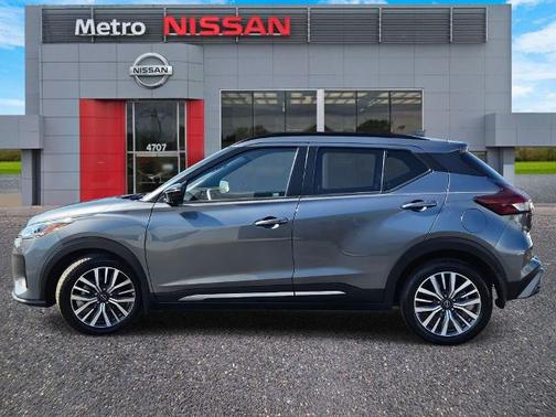2023 Nissan Kicks SR