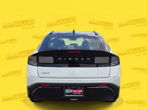 White Pearl 2026 Nissan Leaf PLATINUM+