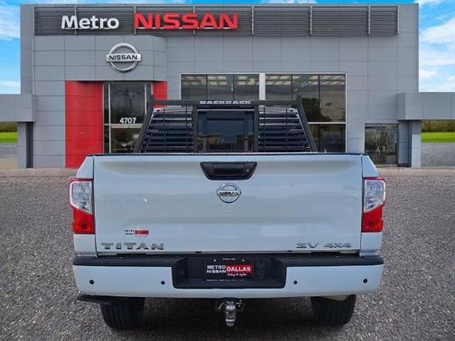 2022 Nissan Titan SV