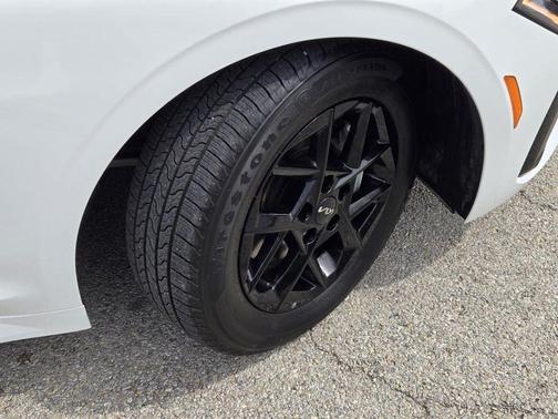 Snow White Pearl 2025 Kia K5 LXS