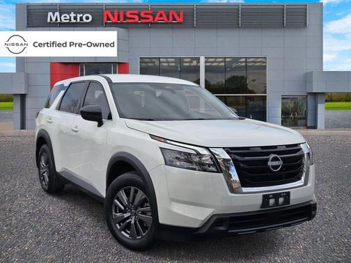 2025 Nissan Pathfinder S