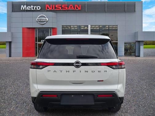 2025 Nissan Pathfinder S