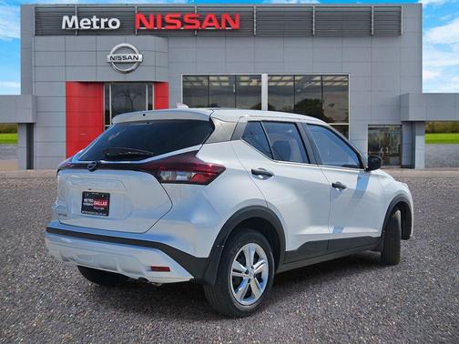 2025 Nissan Kicks Play S