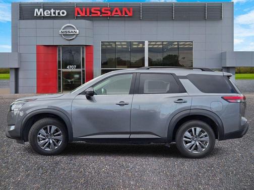 Gun Metallic 2025 Nissan Pathfinder SV