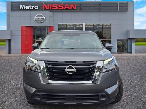 Gun Metallic 2025 Nissan Pathfinder SV