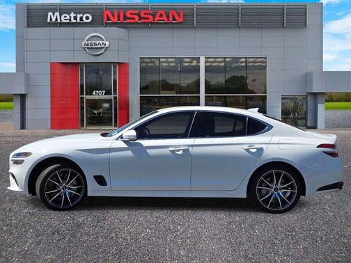 White 2025 Genesis G70 2.5T