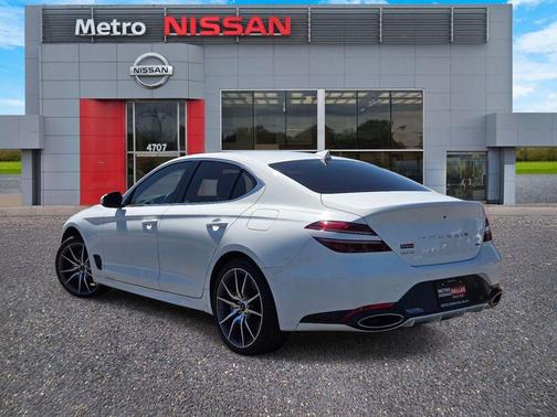 White 2025 Genesis G70 2.5T