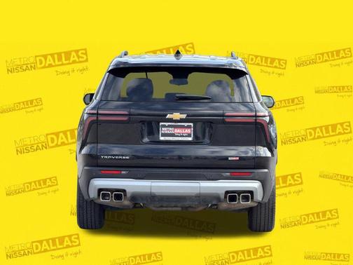 Mosaic Black Metallic 2025 Chevrolet Traverse LT