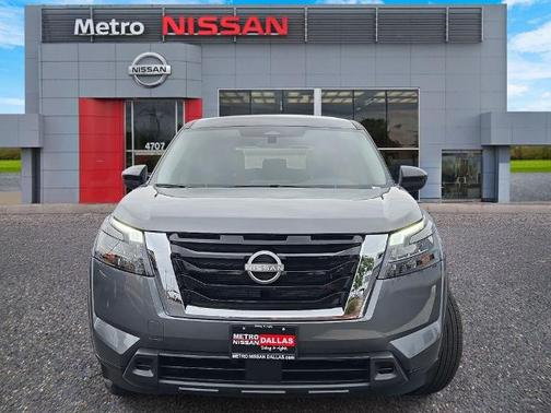 2025 Nissan Pathfinder S
