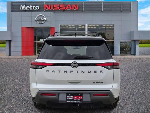 2026 Nissan Pathfinder Platinum
