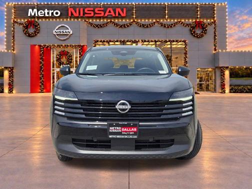 Super Black 2027 Nissan Kicks S