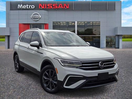 Pure White 2022 Volkswagen Tiguan 2.0T SE