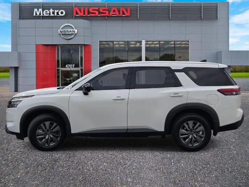 2025 Nissan Pathfinder S