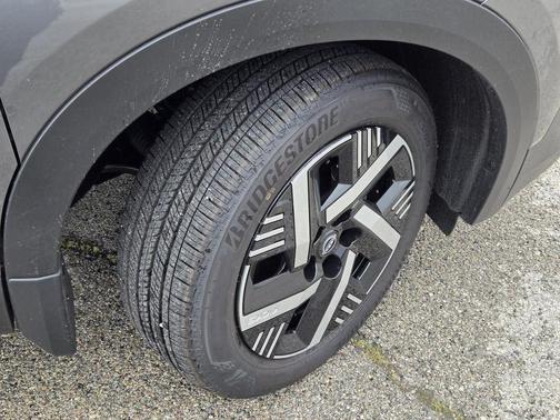 Gun Metallic 2026 Nissan Kicks SV