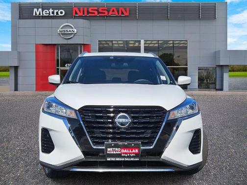2022 Nissan Kicks SV