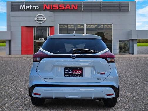 2022 Nissan Kicks SV