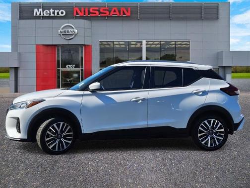 2022 Nissan Kicks SV