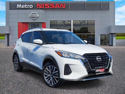 2022 Nissan Kicks SV