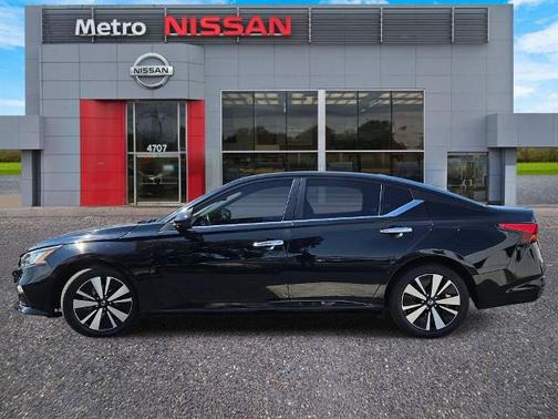 2022 Nissan Altima 2.5 SV