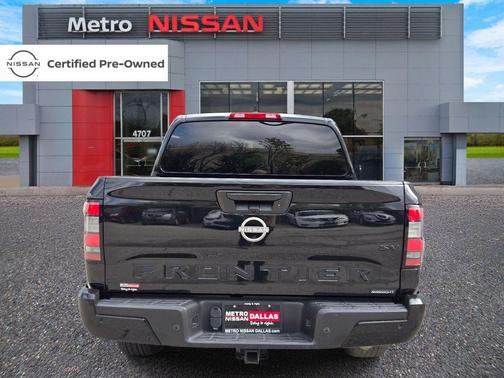 Black 2023 Nissan Frontier SV