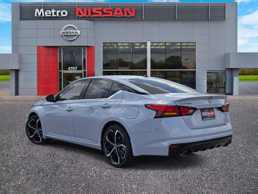 Gray Sky Pearl 2026 Nissan Altima 2.5 SR