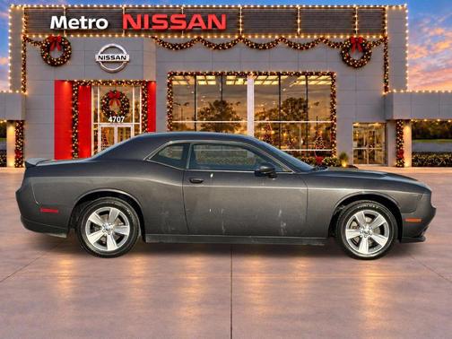 Granite Pearlcoat 2023 Dodge Challenger SXT