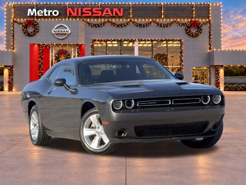 Granite Pearlcoat 2023 Dodge Challenger SXT