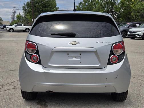 Silver Ice Metallic 2014 Chevrolet Sonic LT