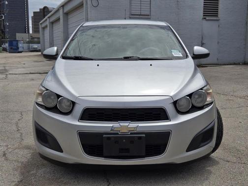Silver Ice Metallic 2014 Chevrolet Sonic LT