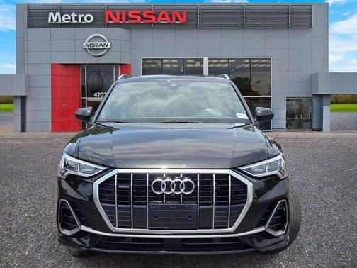 Mythos Black Metallic 2023 Audi Q3 45 S line Premium