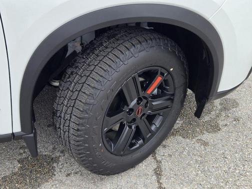 Everest White P 2026 Nissan Rogue Rock Creek