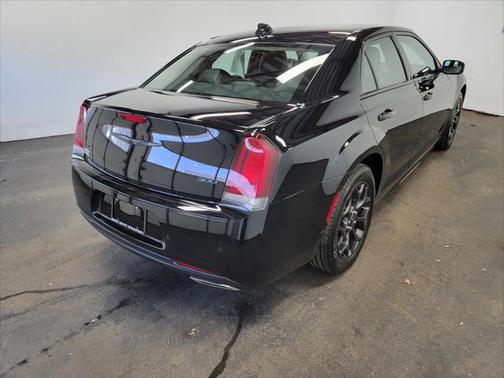 2023 Chrysler 300 Touring L AWD