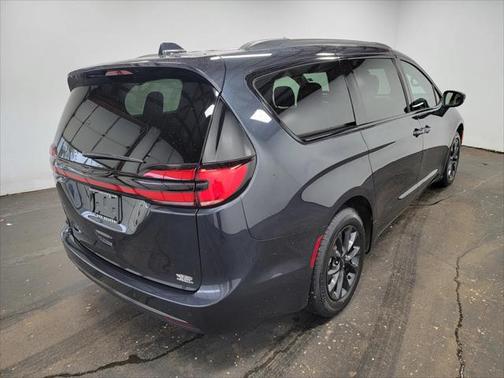 2021 Chrysler Pacifica Touring