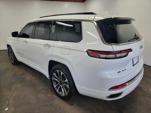 2022 Jeep Grand Cherokee L Overland 4x4