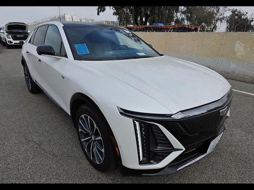 Crystal White Tricoat 2024 Cadillac LYRIQ Sport
